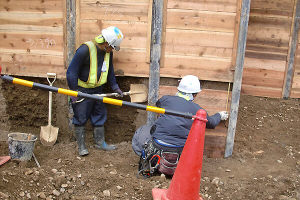 山留(矢板入れ)